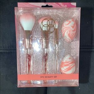 Pink and White 5-Piece Beauty Set